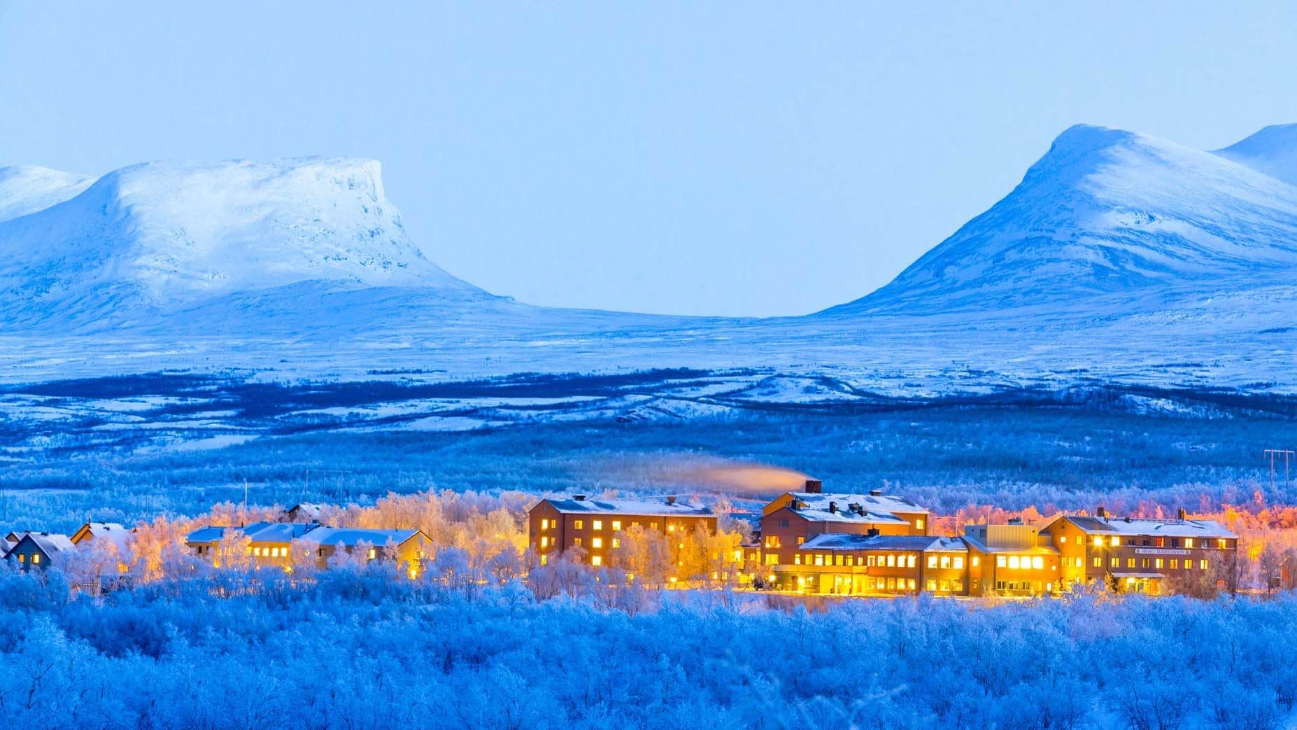 northern lights photo tour Abisko