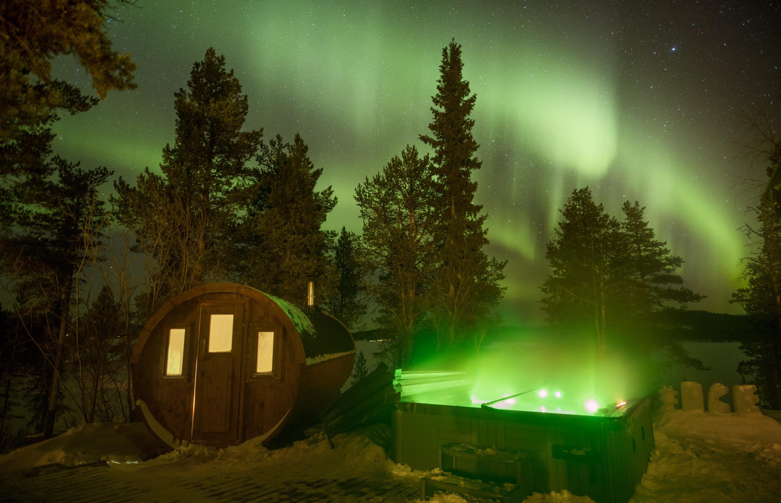 northern lights tour in Lapland